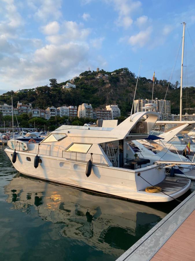 Barco Muy Romantico Con Parking! Сант Адриа де Бесос Екстериор снимка