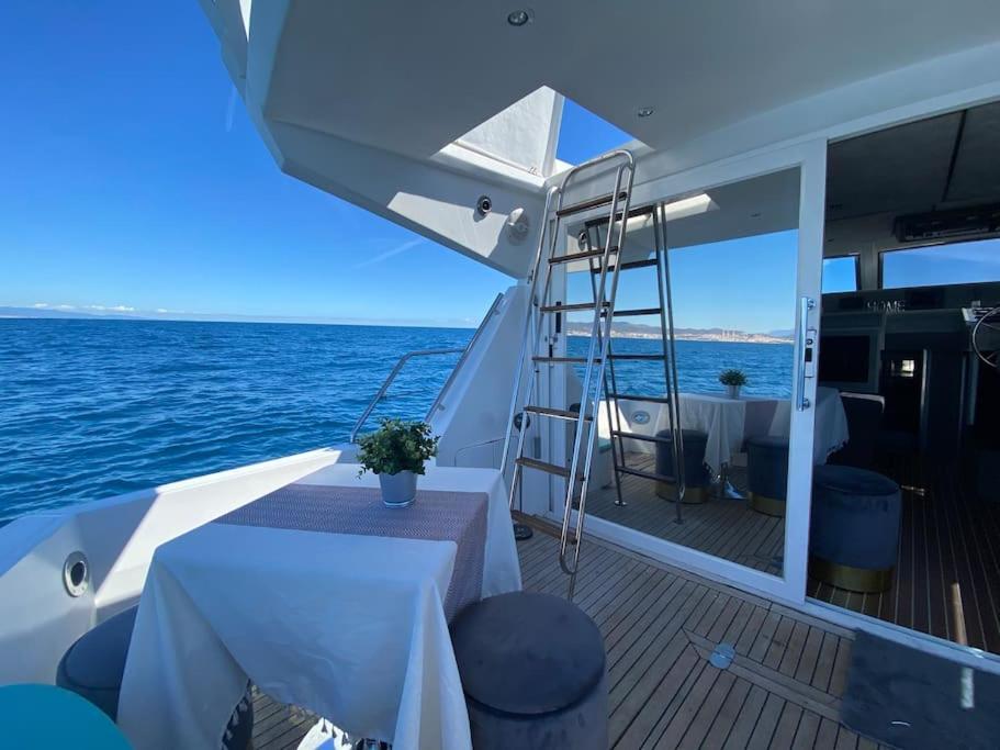 Barco Muy Romantico Con Parking! Сант Адриа де Бесос Екстериор снимка