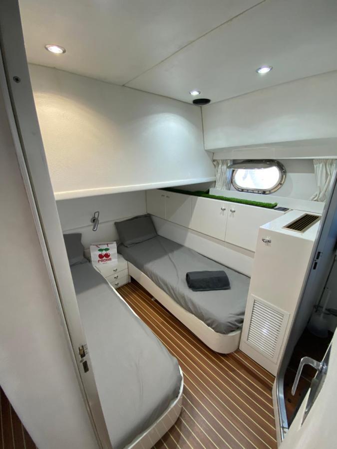 Barco Muy Romantico Con Parking! Сант Адриа де Бесос Екстериор снимка