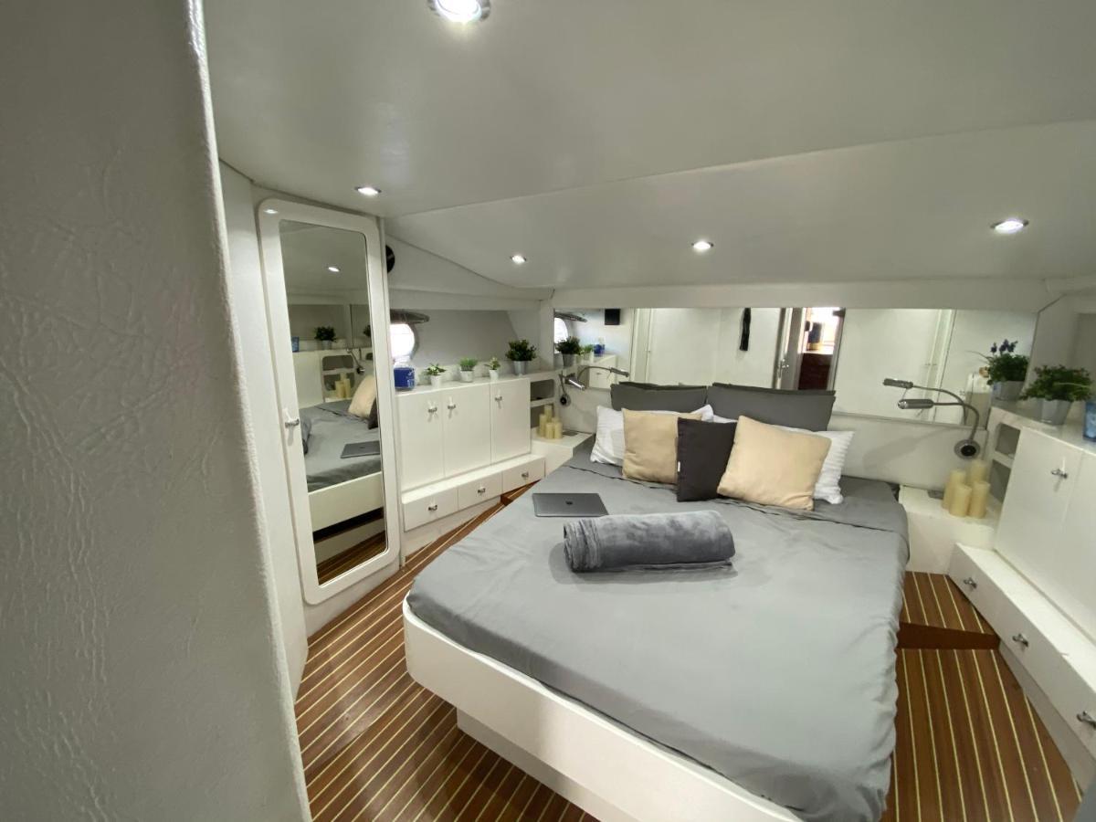 Barco Muy Romantico Con Parking! Сант Адриа де Бесос Екстериор снимка