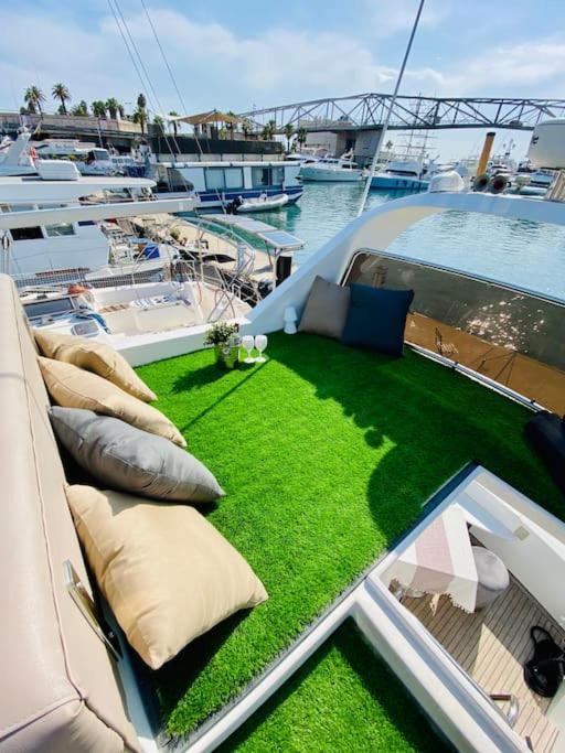 Barco Muy Romantico Con Parking! Сант Адриа де Бесос Екстериор снимка