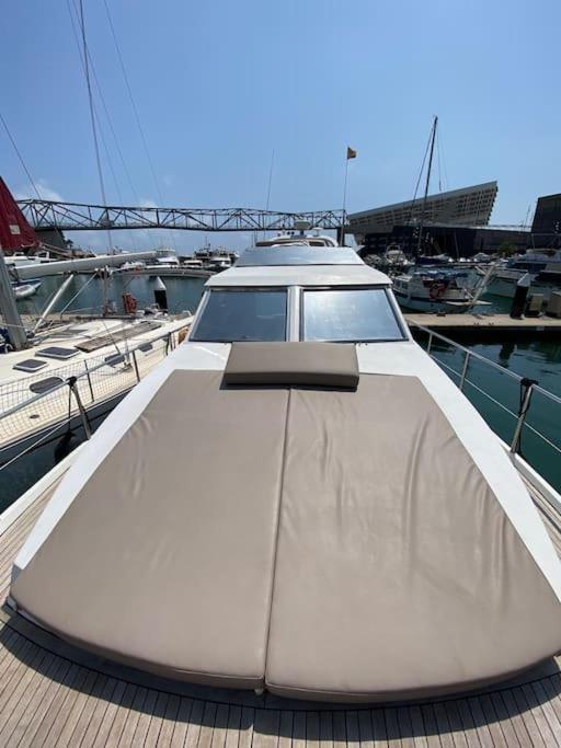Barco Muy Romantico Con Parking! Сант Адриа де Бесос Екстериор снимка